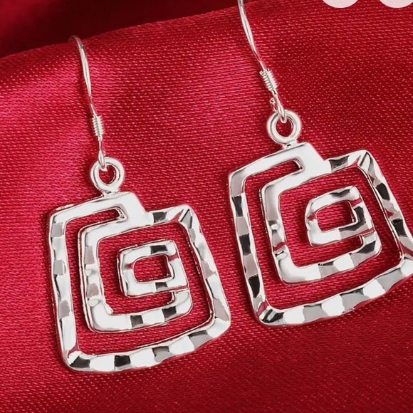 79. NEW 925 Sterling Silver Drop Earrings - Picture 2 of 2
